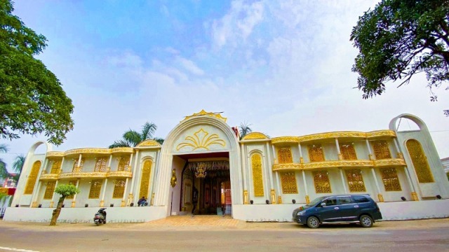 best entrance party lawn kanpu