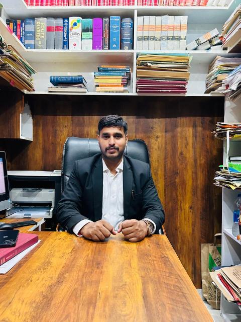 advoctae deepak tyagi delhi